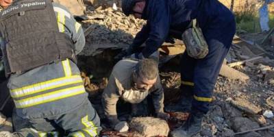 В Оріхові рятувальники надали допомогу двом постраждалим від обстрілу