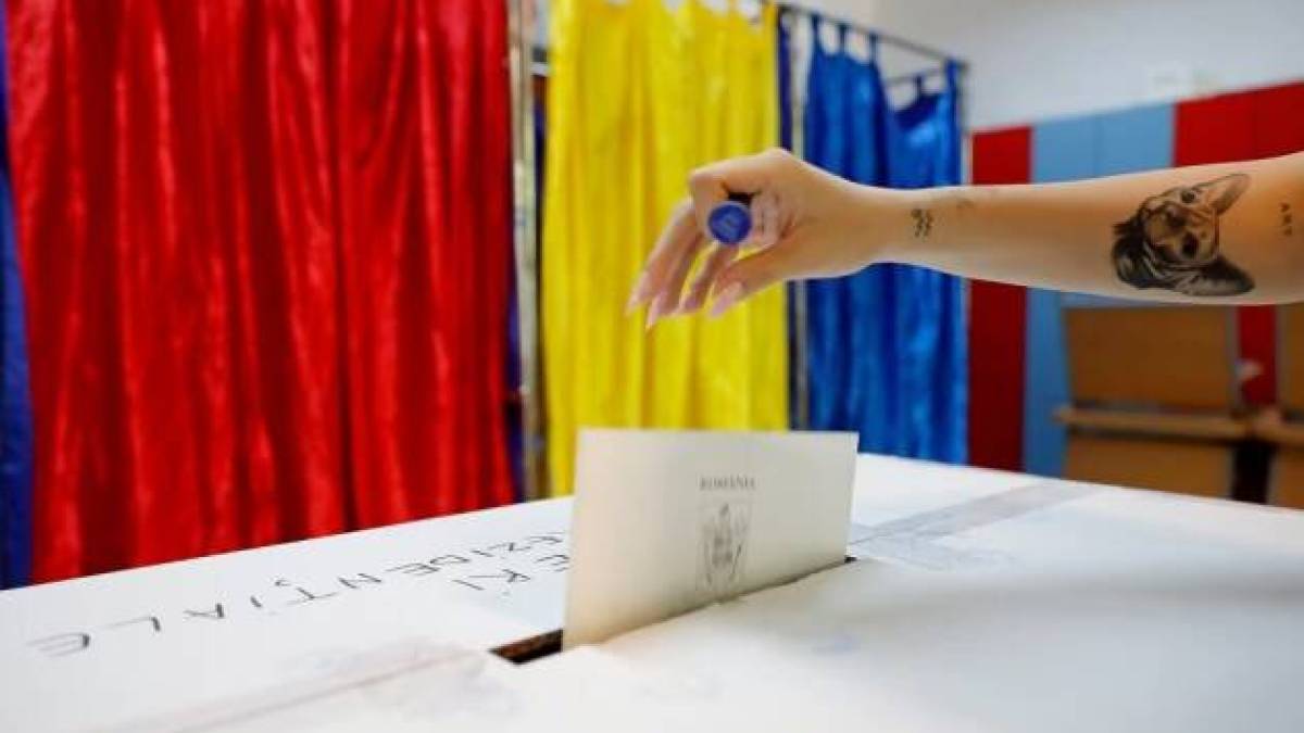 Президентські вибори в Румунії: російські хакери атакували урядові сайти