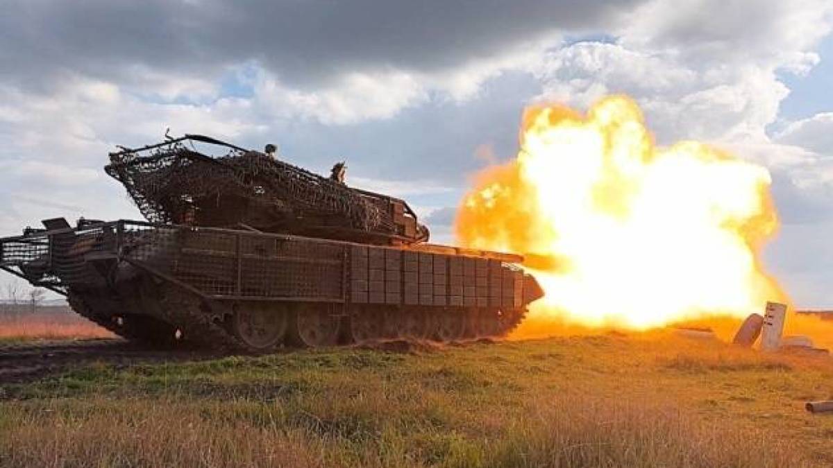 Генштаб ЗСУ — про орієнтовні втрати ворога на 7 травня: 960770 (+1270) осіб, 10780 (+14) танків, 27502 (+71) артсистеми