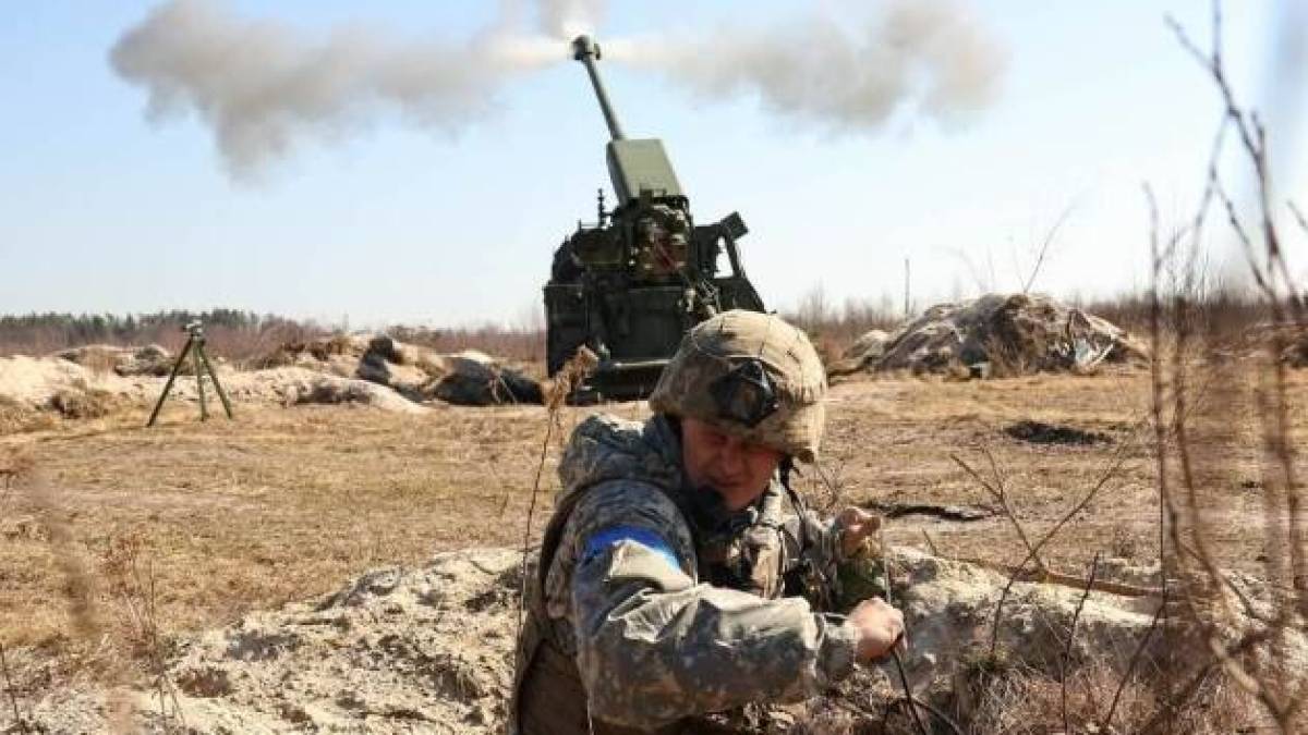 Генштаб ЗСУ — про орієнтовні втрати ворога на 8 травня: 961970 (+1200) осіб, 27552 (+50) артсистеми, 22429 (+10) ББМ