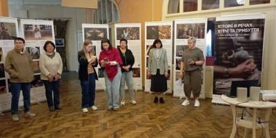 «Історії в речах. Втечі та прибуття»: у Запоріжжі відкрилася виставка міжнародного проєкту