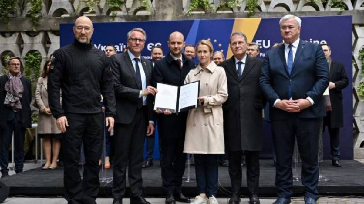 ЄС домовився спрямувати €1 мільярд від заморожених активів росії на закупівлю української зброї