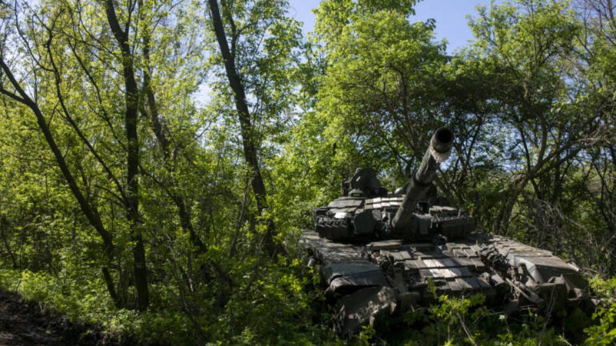 Генштаб ЗСУ – про орієнтовні втрати ворога на 10 травня: 964580 (+1310) осіб, 27637 (+49) артсистем, 22440 (+7) ББМ