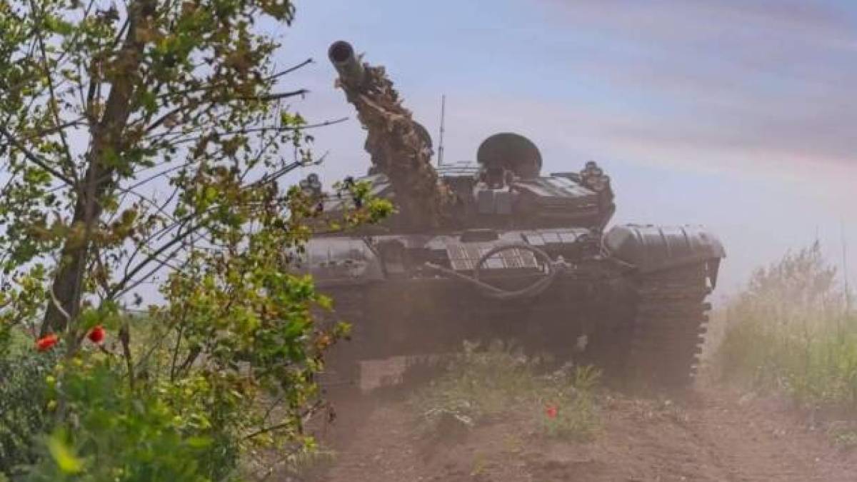 Генштаб ЗСУ — про орієнтовні втрати ворога на 13 травня: 968130 (+1070) осіб, 27780 (+62) артсистем, 22487 (+14) ББМ