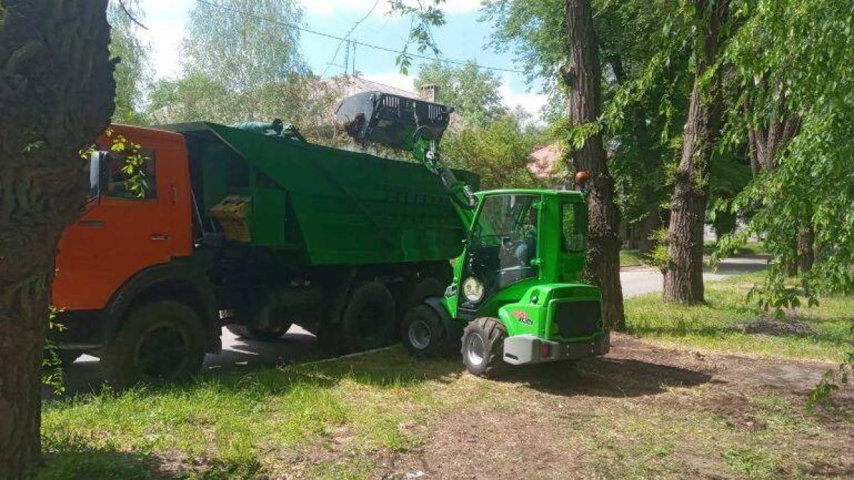 У Запоріжжі приводять до ладу зелені зони