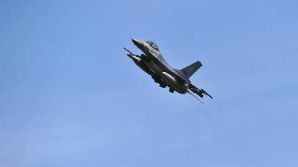 ПС повідомили про втрату F-16: пілот відвів літак від населеного пункту і катапультувався