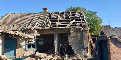 Зруйновані будинки та  господарча споруда: ворог атакує Запорізький район