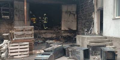 У Запоріжжі гасили пожежу у складському приміщенні