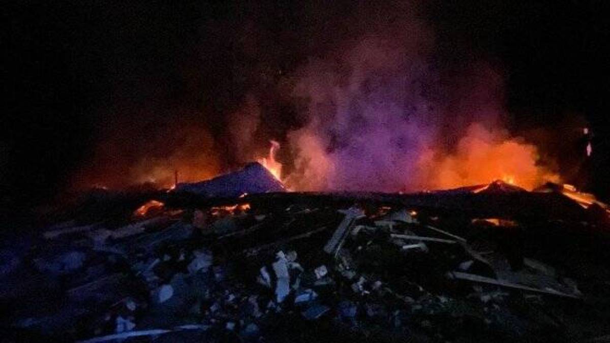 Масована атака дронів: на Полтавщині знищена будівля підприємства, пошкоджені будинки та ЛЕП