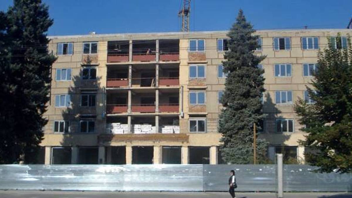 Власники будівлі готелю в центрі Запоріжжя не платили за оренду землі майже два роки