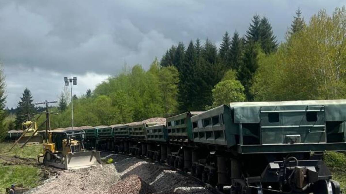 «Укрзалізниця» продовжила зміни руху потягів на дільниці Ясіня — Вороненко на неділю
