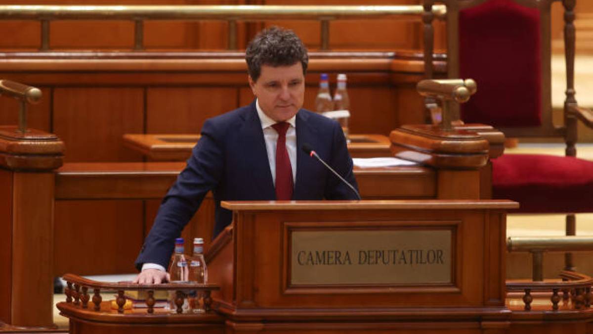Новоизбранный президент Румынии Никушор Дан принял присягу перед парламентом
