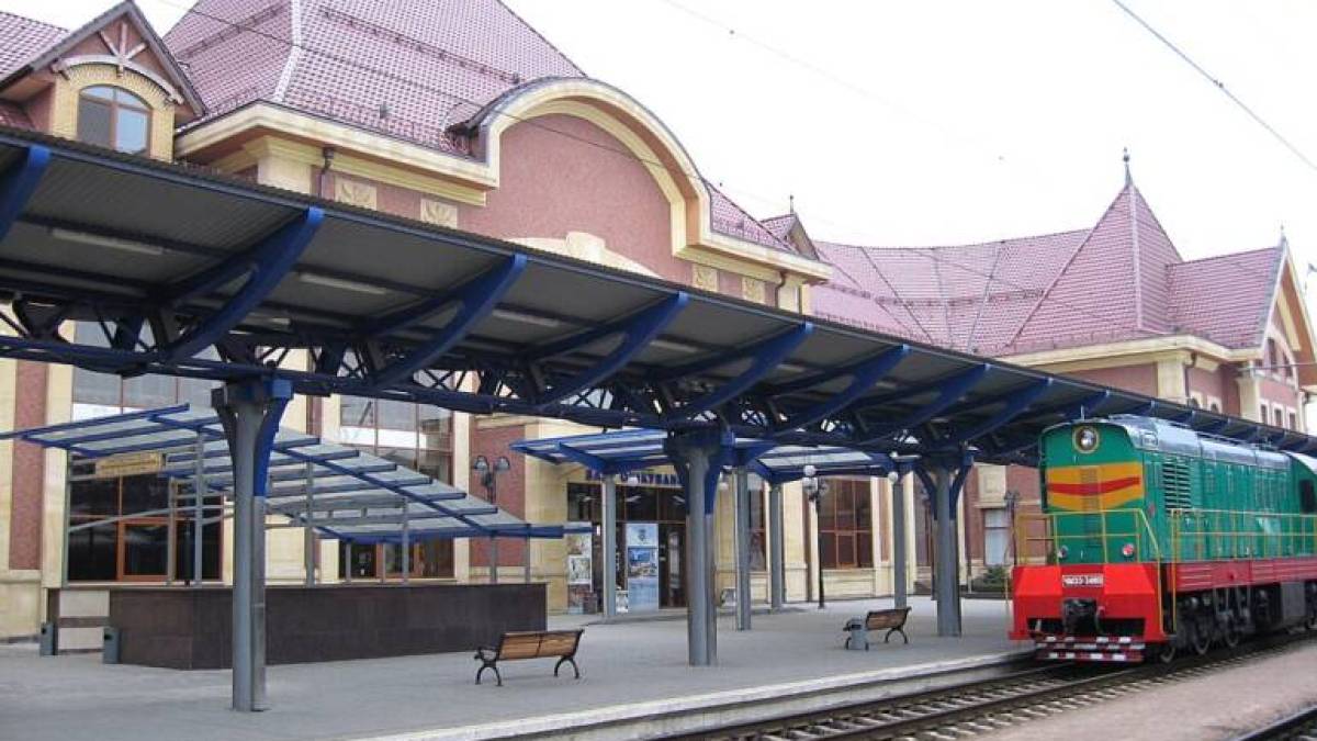 “Укрзалізниця” на пікові дати призначила додатковий поїзд із Ужгорода до Києва