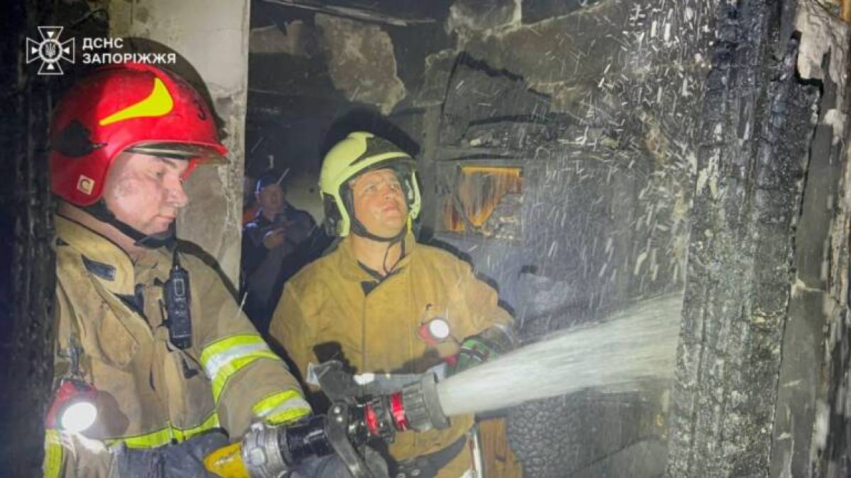 У Запоріжжі на пожежі в п’ятиповерхівці врятували чоловіка