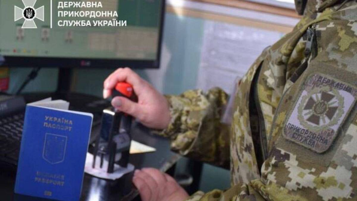 У пункті пропуску “Шегині” через ремонт обмежили рух транспорту