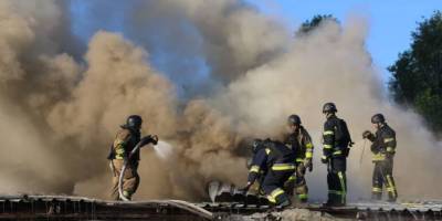 У Запоріжжі рятувальники ліквідували наслідки масованого обстрілу