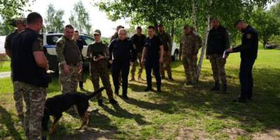 Відбувся перший випуск фахівців мінно-пошукового напряму із використанням собак