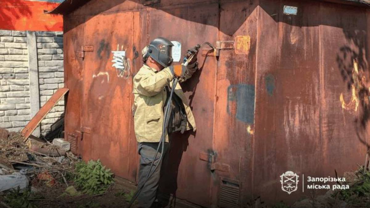 У Запоріжжі демонтували незаконно встановлений гараж (фото)
