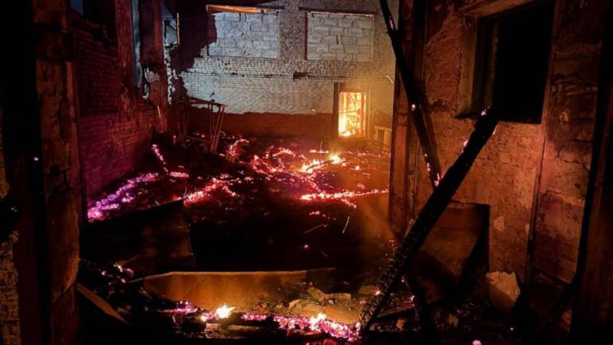 Ворог уночі атакував цивільну інфраструктуру у Лебединській громаді на Сумщині