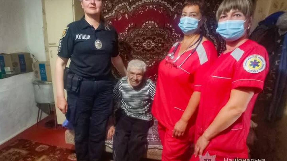 У Запоріжжі дідусь загубився та всю ніч провів у лісі – його шукали за допомогою собак та квадрокоптера