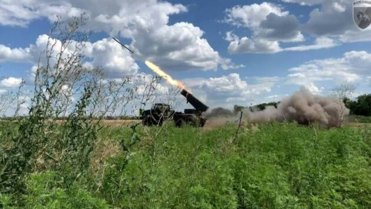 Орієнтовні втрати ворога на 7 червня – Генштаб ЗСУ: 995030 (+1120) осіб, 337 (+1) гелікоптерів,  1410 (+4) РСЗВ