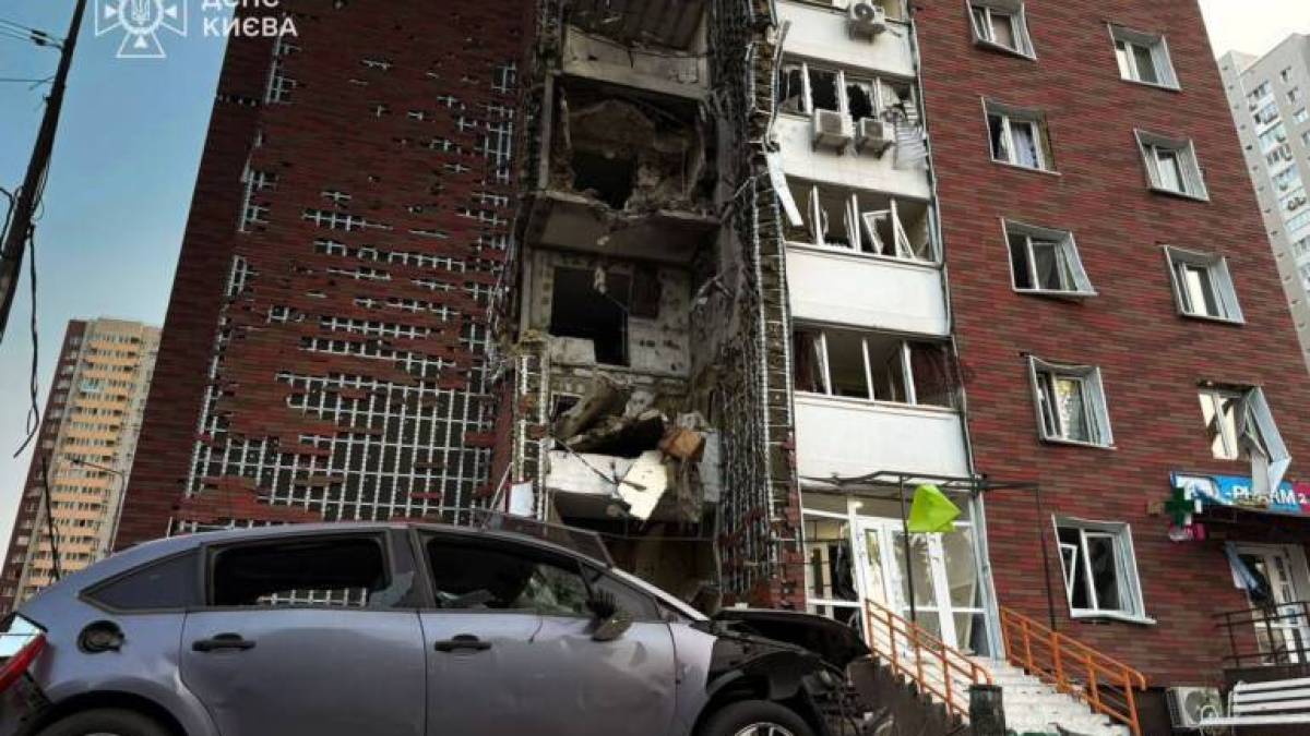 Цієї ночі Україна знову здригалася від вибухів: найбільше постраждали столиця, Київщина та Одещина