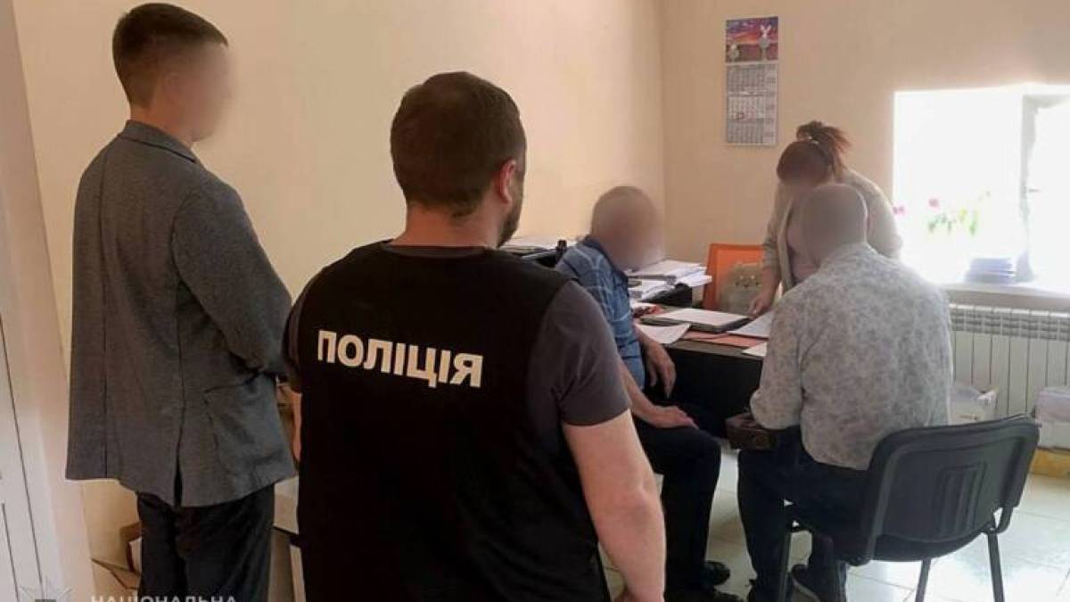 На Запоріжжі чиновники розікрали 1,4 млн гривень на закупівлі дров для населення