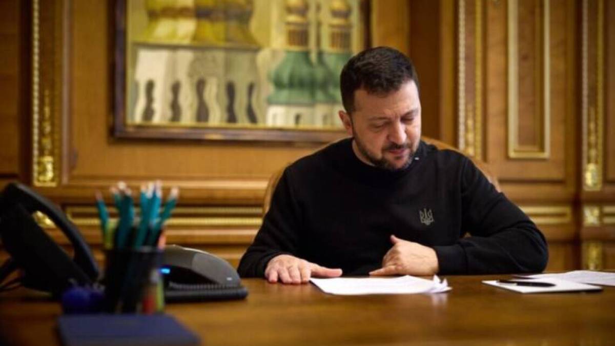 Зеленський ввів санкції проти низки російських чиновників та табору «Артек»