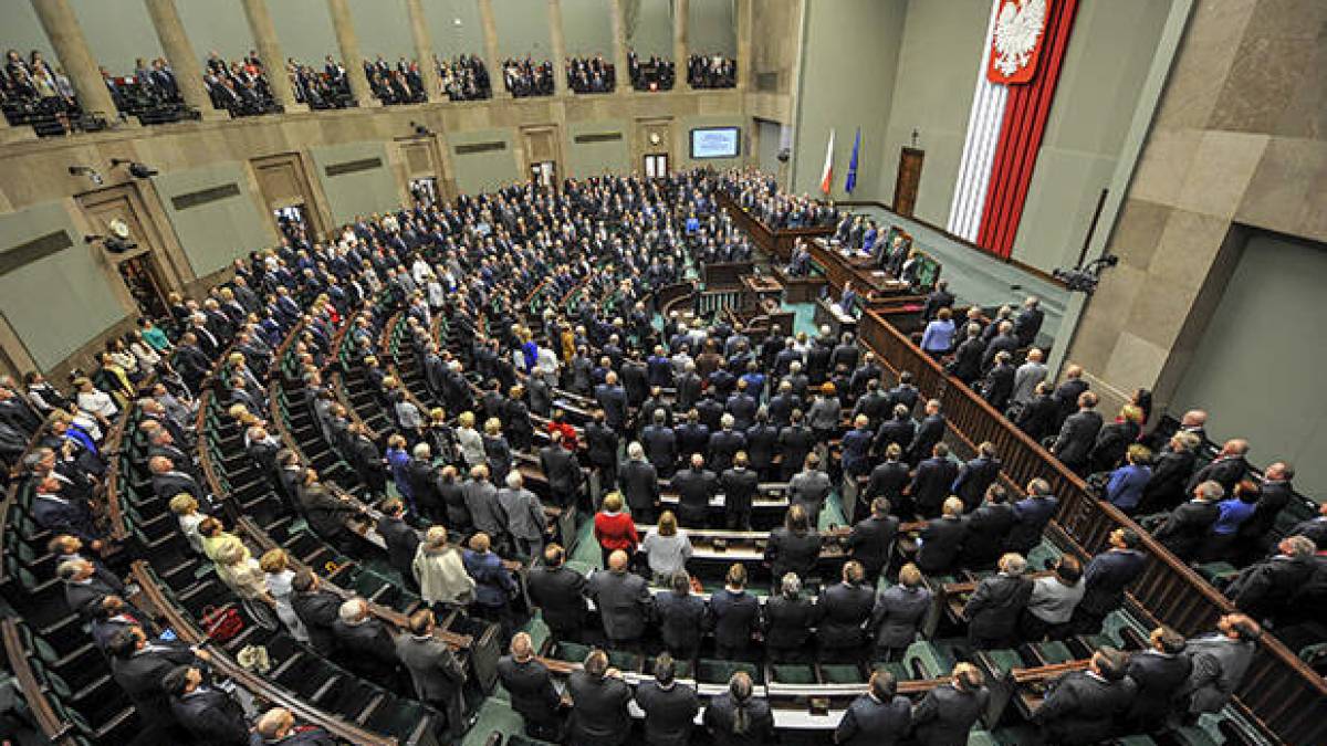 Канцелярія Сейму Польщі заборонила вхід на свою територію євродепутату Гжегожу Брауну