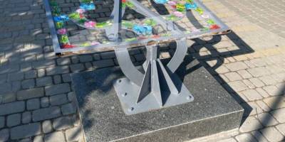 У парку спального району Запоріжжя вандали зламали Тризуб