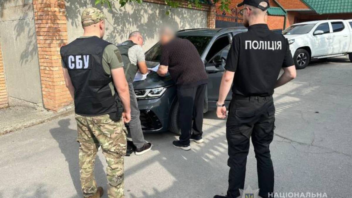 У Запоріжжі керівництво університету продало тисячі фейкових посвідчень аспірантів