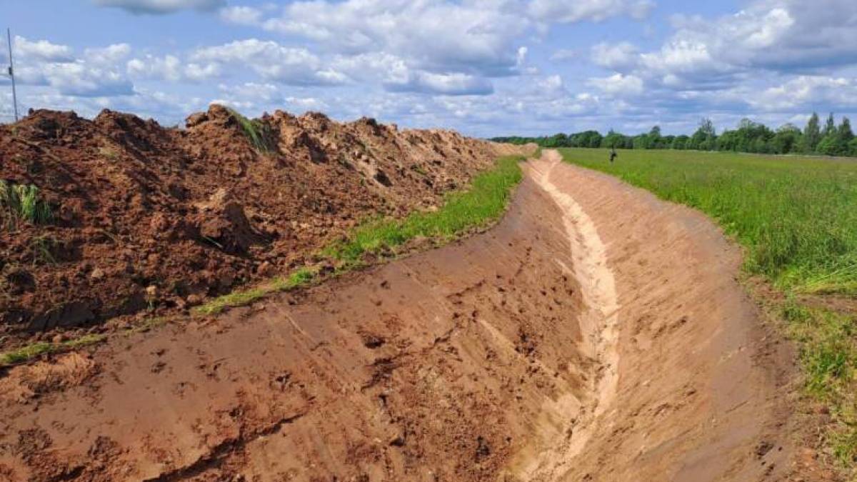 Естонія почала будівництво траншей і бункерів на кордоні з росією