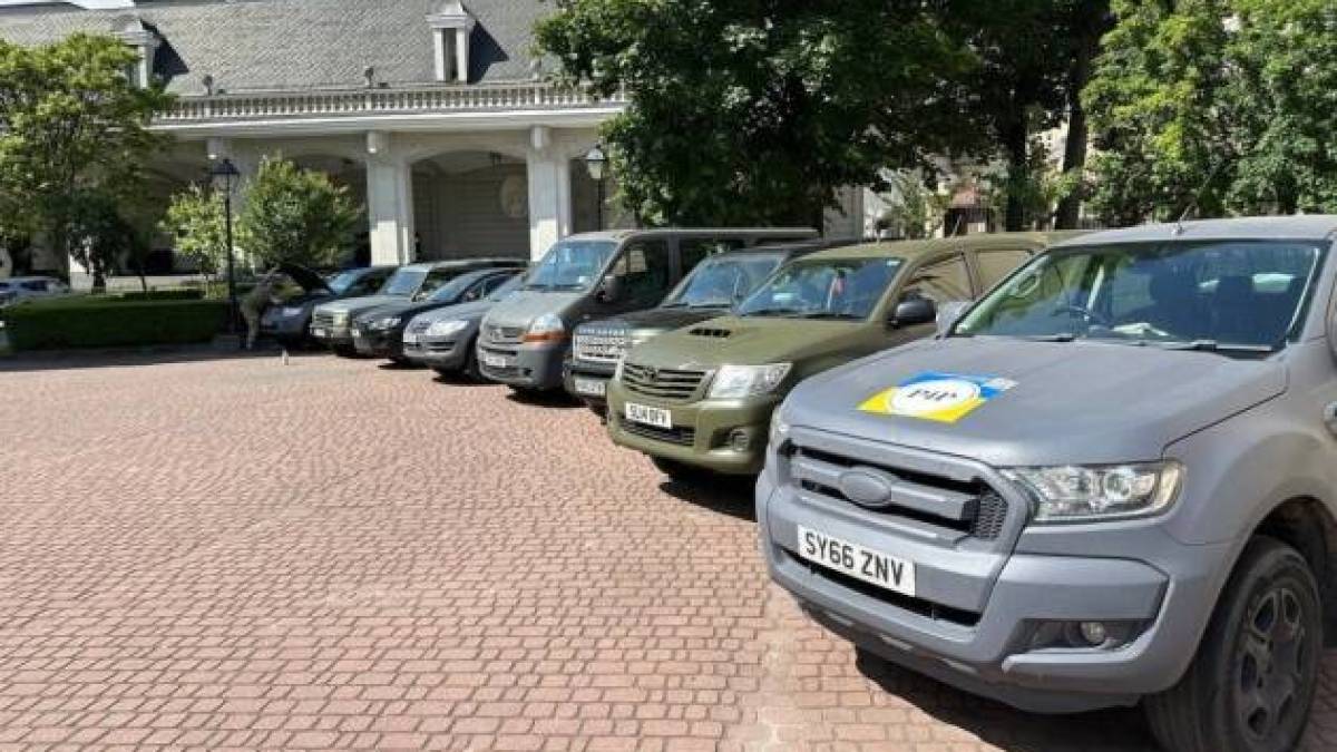 Нова партія позашляховиків для українських військових від волонтерів із Британії