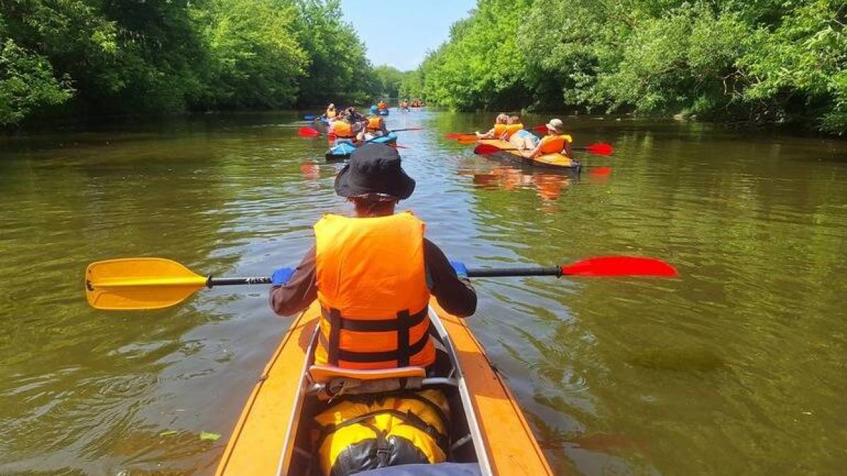 Школярі з Вільнянська пройшли байдарками річку Горинь