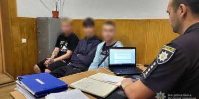 Встановлено осіб, які вчора пошкодили державні прапори у Запоріжжі (ВІДЕО)