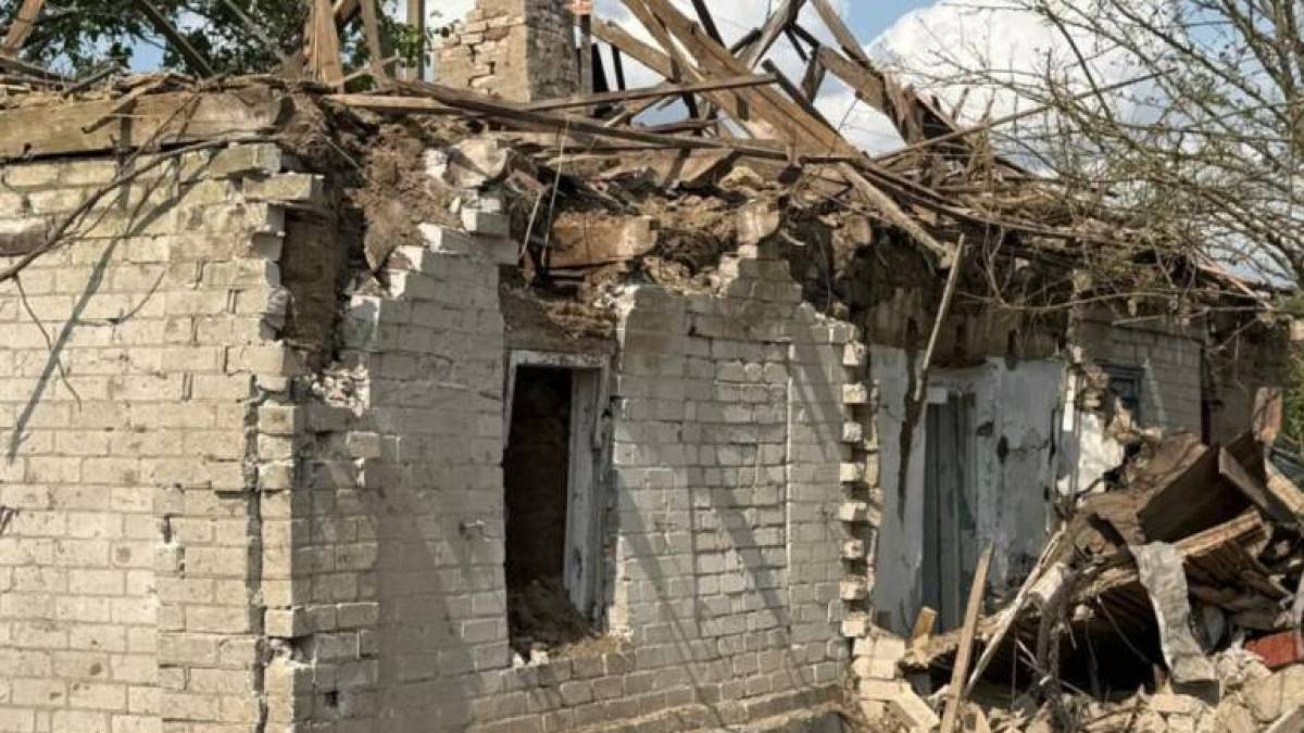 Минулої доби поліцейські документували наслідки 458 ворожих ударів по Запорізькій області