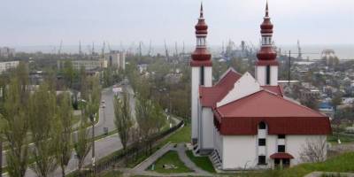 Окупанти в Бердянську хочуть поселити “спеціалістів” з рф у католицькому соборі