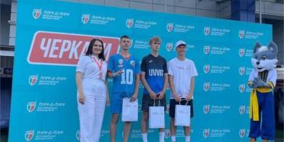 Школяр із Запоріжжя переміг у конкурсі з жонглювання м’ячем
