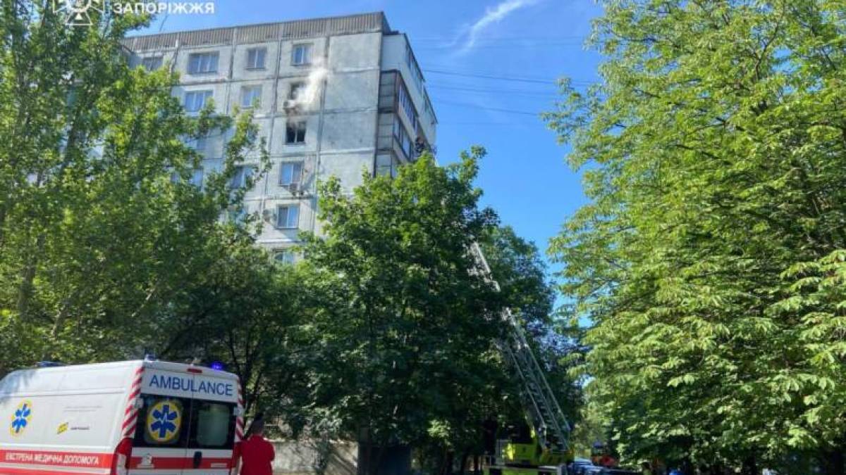 У Запоріжжі під час пожежі врятували двох людей