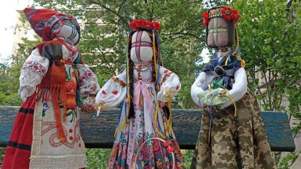 Куди переїхали з благодійного аукціону ростові ляльки-мотанки
