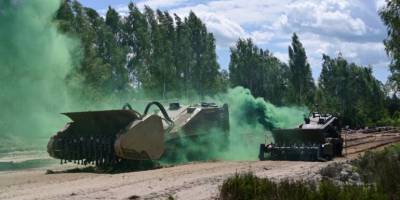 «Легенда» і «Змій»: в Україні випробували техніку для розмінування