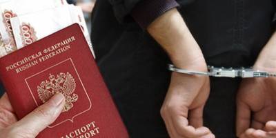 Окупанти полюють на українців без російських паспортів