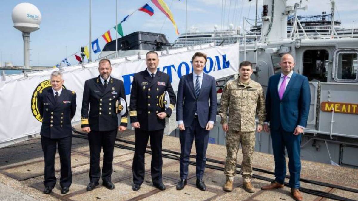 Від Бельгії та Нідерландів Україна отримала тральщики «Маріуполь» і «Мелітополь», на черзі – «Генічеськ»
