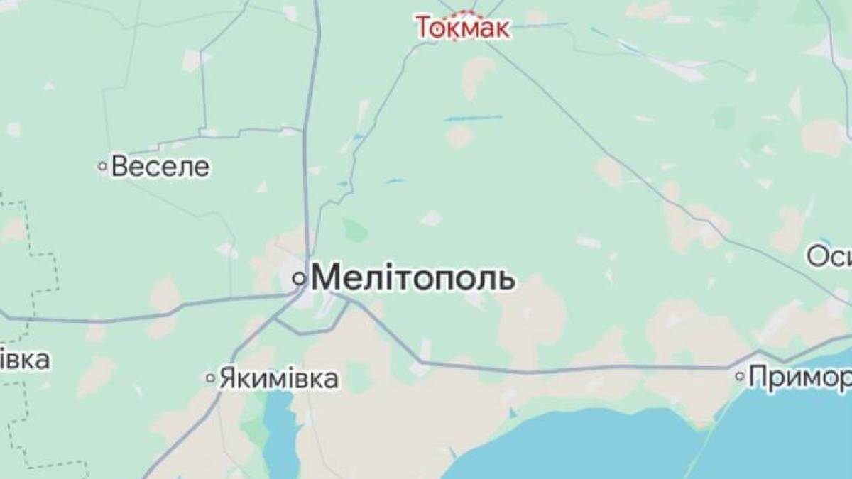 Крадуть телефони в жінок і вимагають «подяку» – російські військові в Токмаку