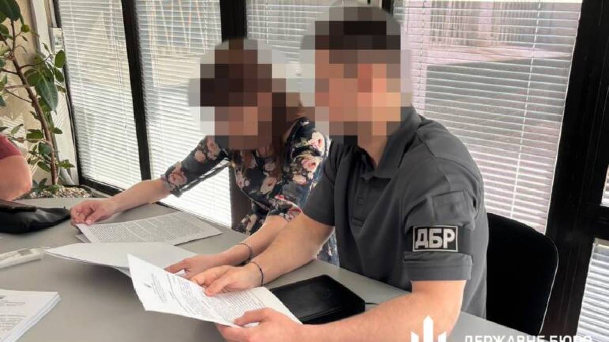 У Запоріжжі викрили шахраїв, які забирали квартири померлих
