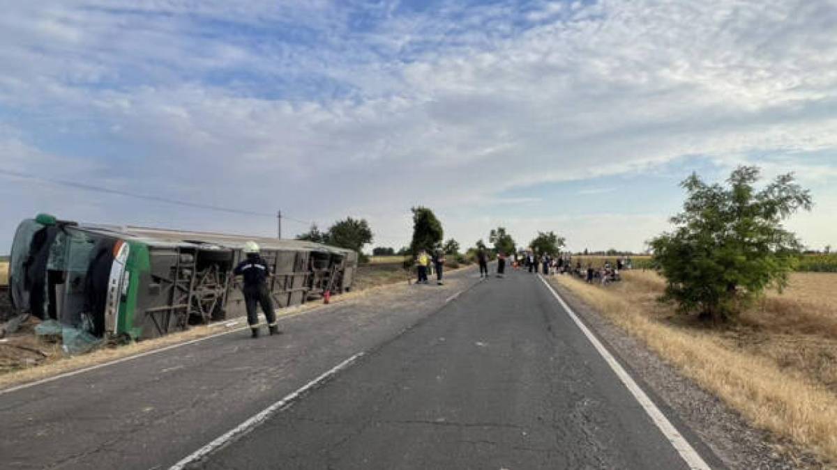 МЗС оновило дані щодо ДТП з українцями в Угорщині: 21 постраждалий, у чотирьох тяжкі травми