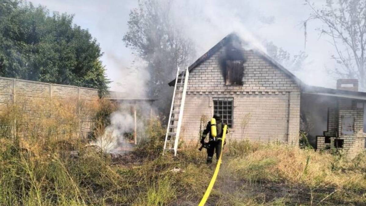 ДСНС Запорізької області: ліквідація наслідків ворожих обстрілів 7 липня