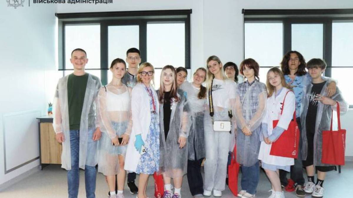 Запорізькі школярі вирушили у дводенну пізнавальну подорож до міста Біла Церква