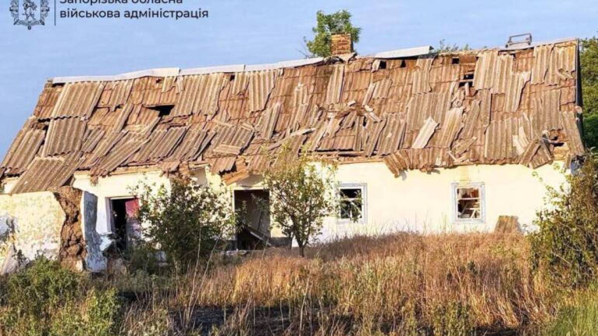 Загалом упродовж доби окупанти завдали 490 ударів по 10 населених пунктах Запорізької області