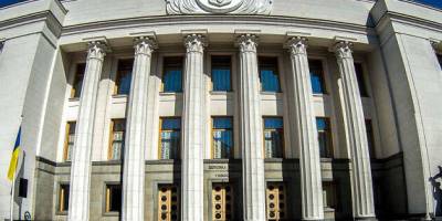 Зеленський запропонував Раді продовжити воєнний стан і мобілізацію